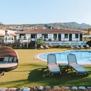 ** Hotel La Casa Nova Hiszpania