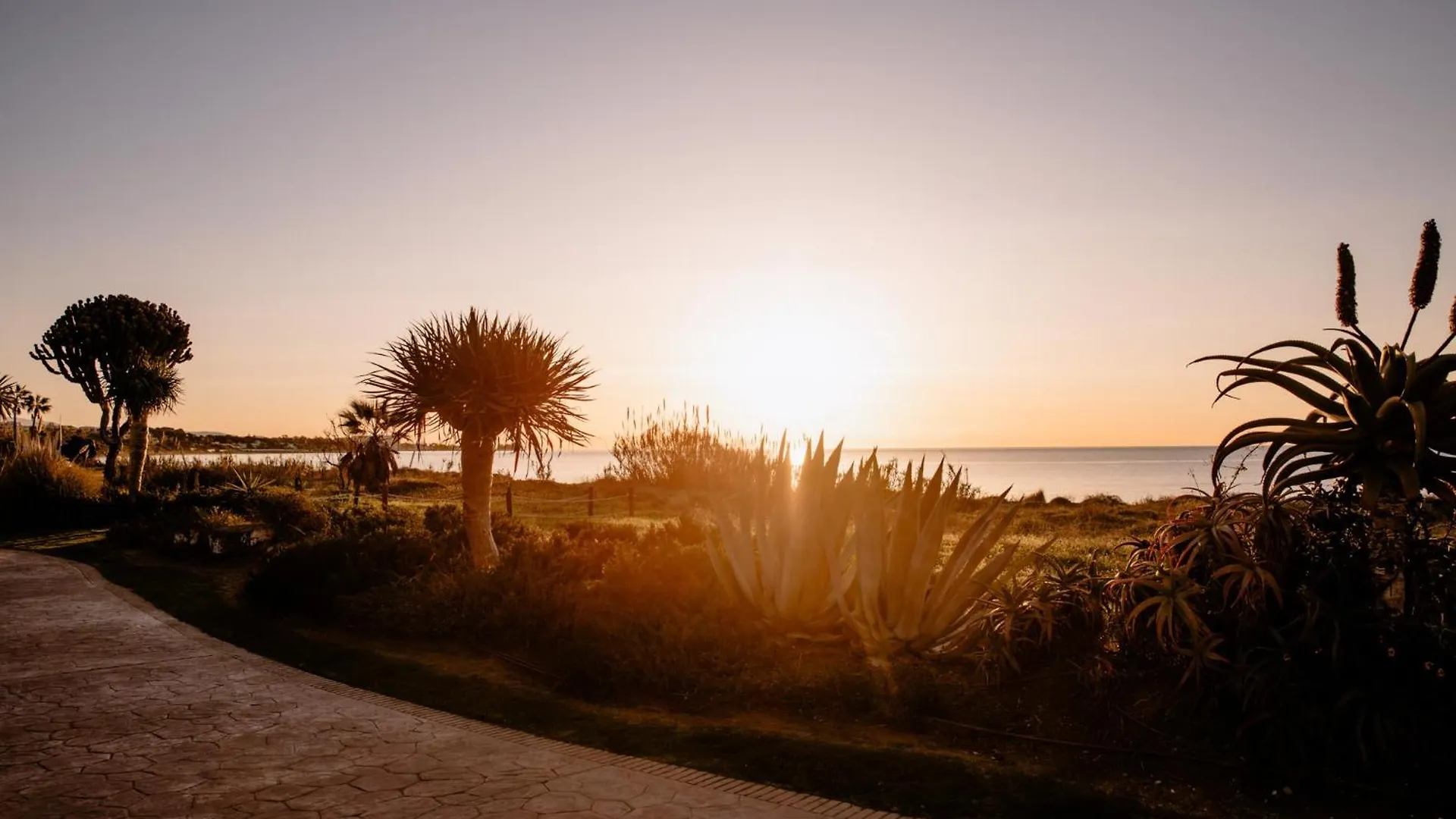 The Flag Hotel Marbella, Estepona Adult Recommended 4*,  Hiszpania